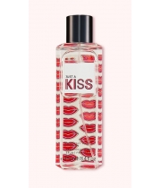 Парфумований спрей Victoria's Secret Just a Kiss Fragrance Mist, 250 ml квітковий з нотами півонії та рожевого перцю