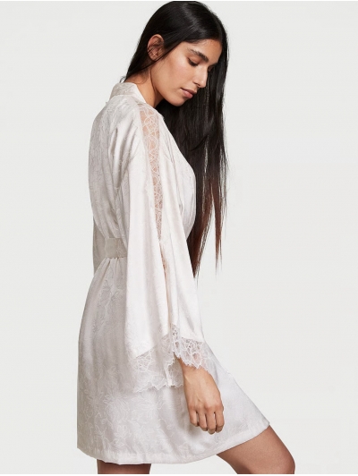 Халат з мереживними вставками Victoria's Secret Lace Inset Jacquard Robe, Білий